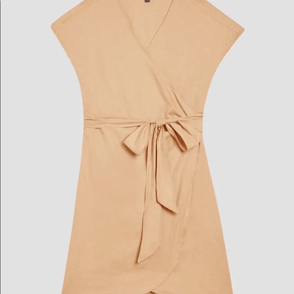 NWT- Universal Standard Tulip Hem Linen Wrap Dress - Picture 2 of 5